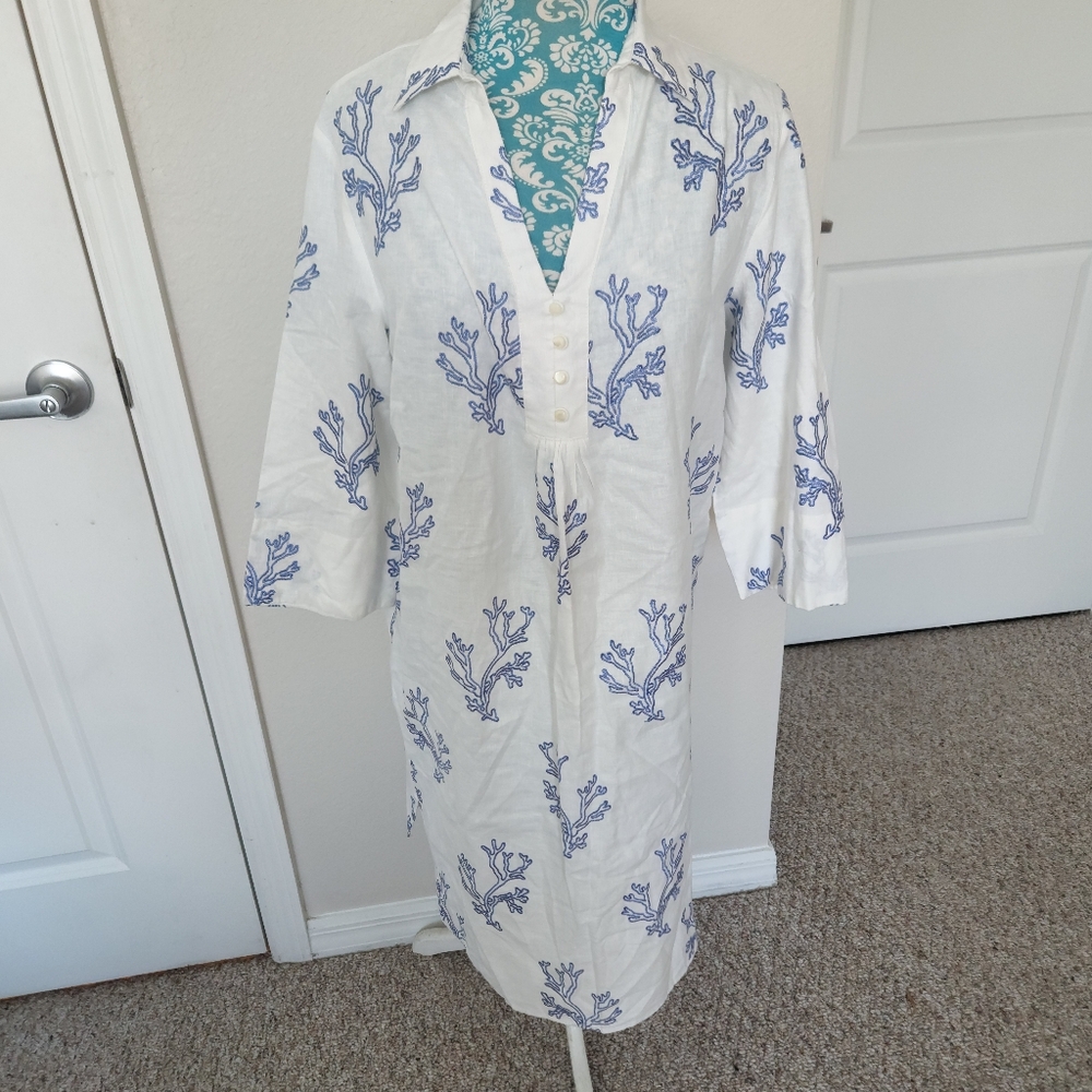 J. McLaughlin White Linen Tunic Dress with Blue Coral Print